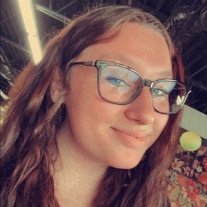 Meet your Posher, Caley